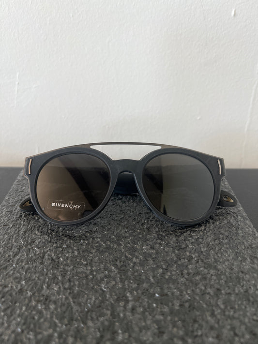 Givenchy GV 7017/S Sunglasses