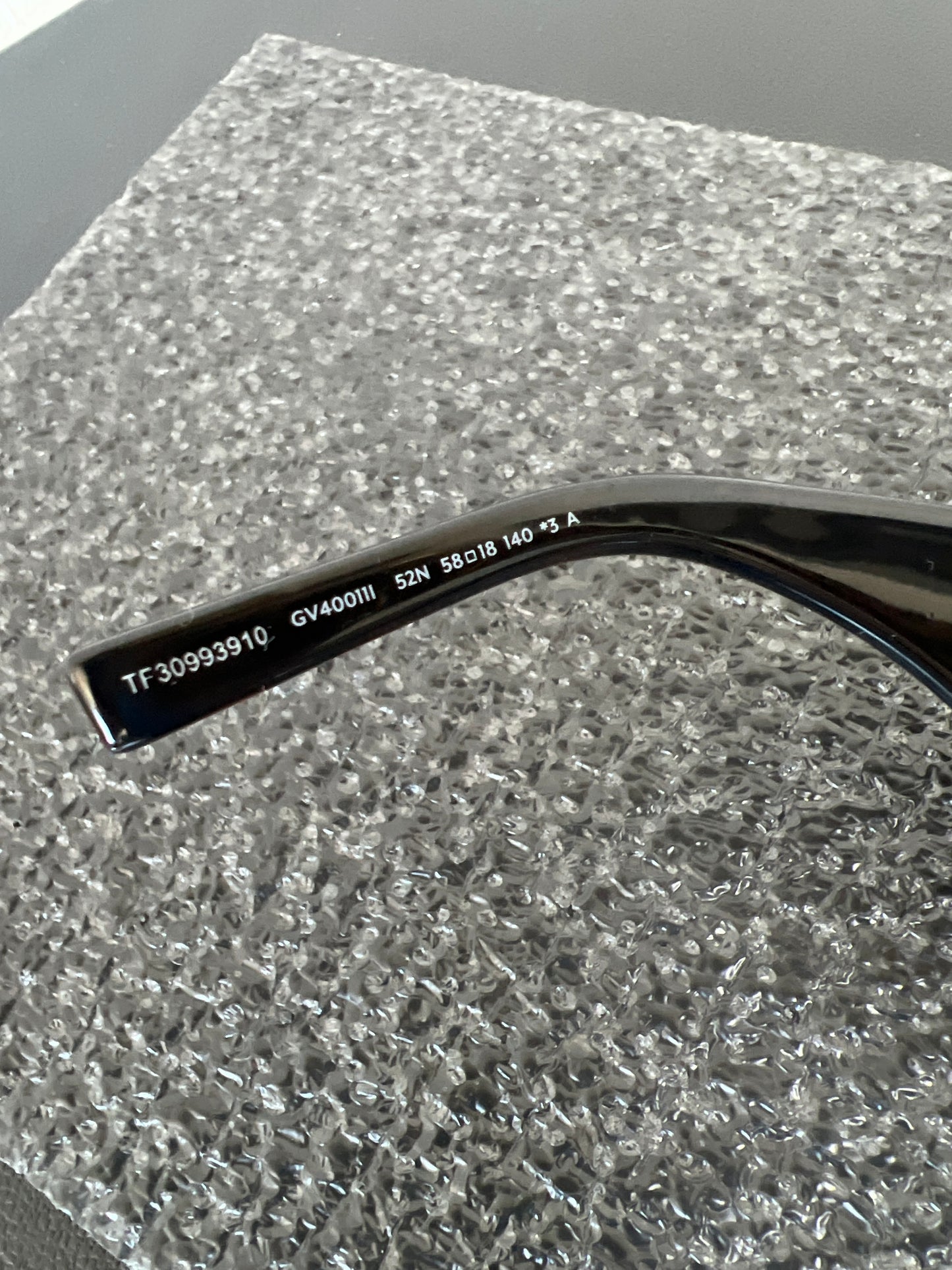 Givenchy GV40011I Sunglasses